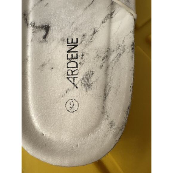 Ardene Women's Slides Marble White Gray Size 9 Buckles - Picture 5 of 5